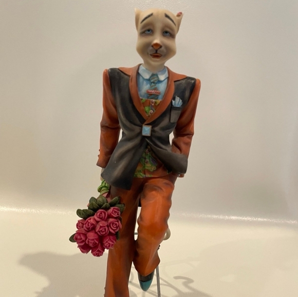 Margaret Le Van's Alley Cat "Dante with Roses" C5271 - Picture 1 of 4